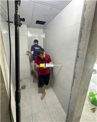 Thi Công Chít Mạch Khu Vệ Sinh Tại Thanh Trì Bằng Keo Tebond Epoxy TB21