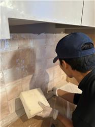 Thi công keo Tebond Epoxy chít mạch khu bếp biệt thự Vinhomes – Công trình cuối năm 2025 Âm Lịch