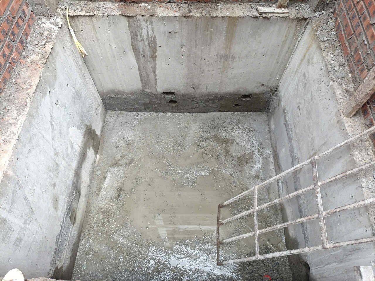 chống thấm hố pít thang máy