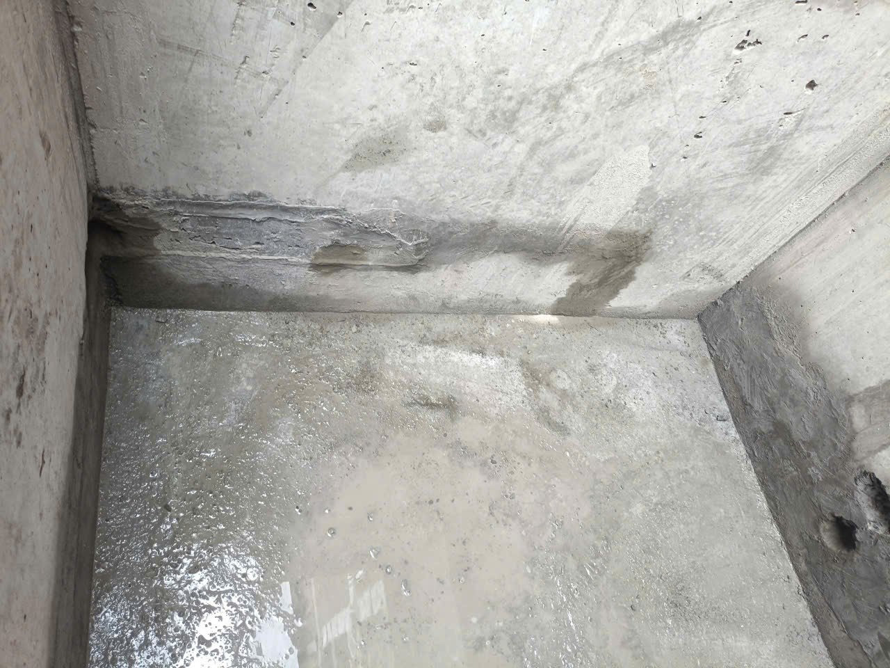 chống thấm hố pít thang máy