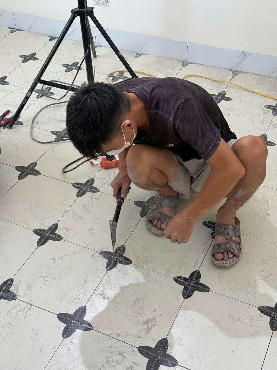 thi công keo chít mạch