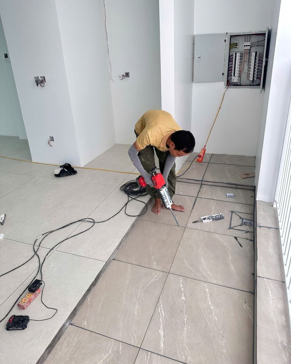 thi công keo chít mạch
