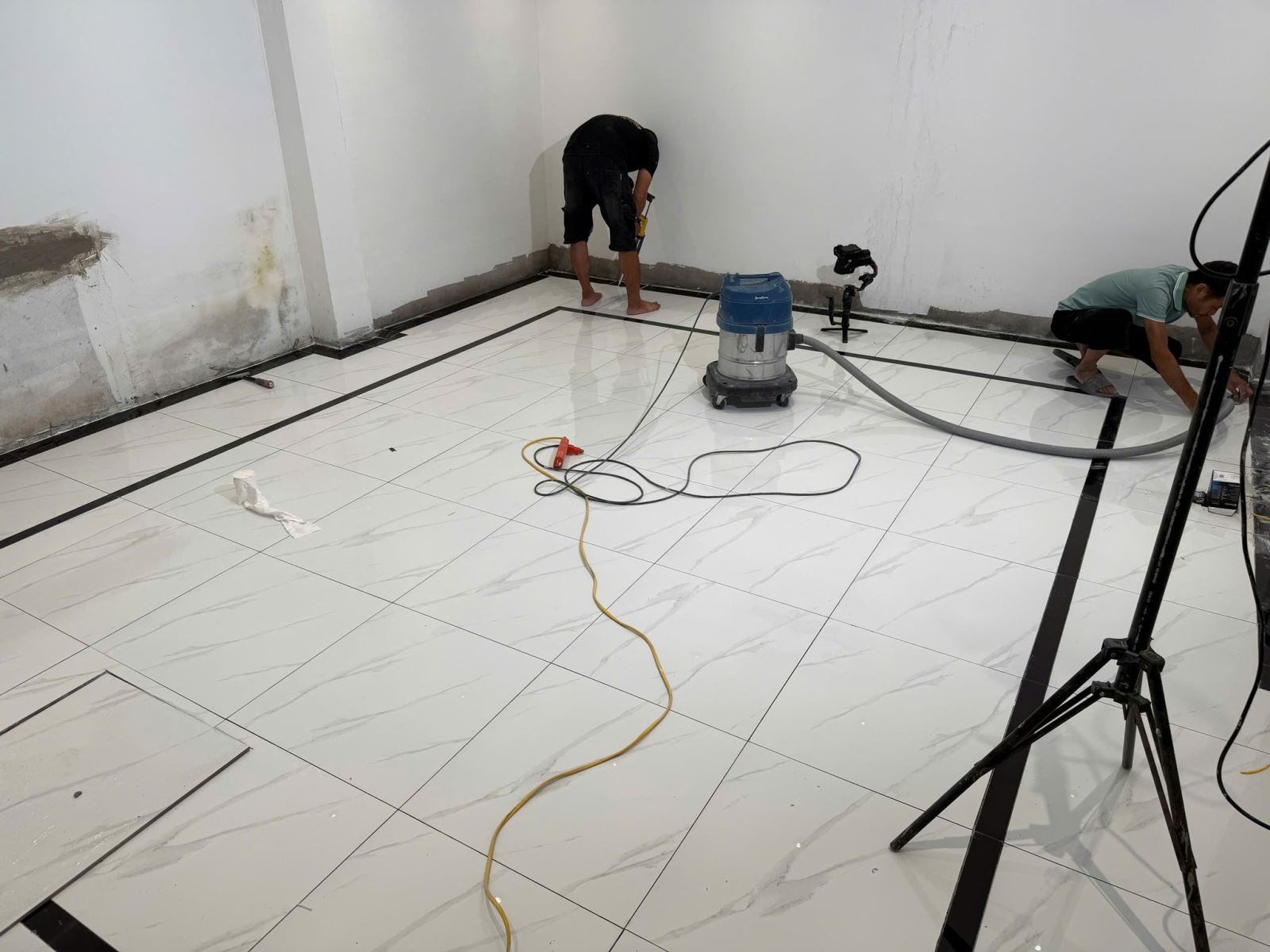 thi công keo chít mạch