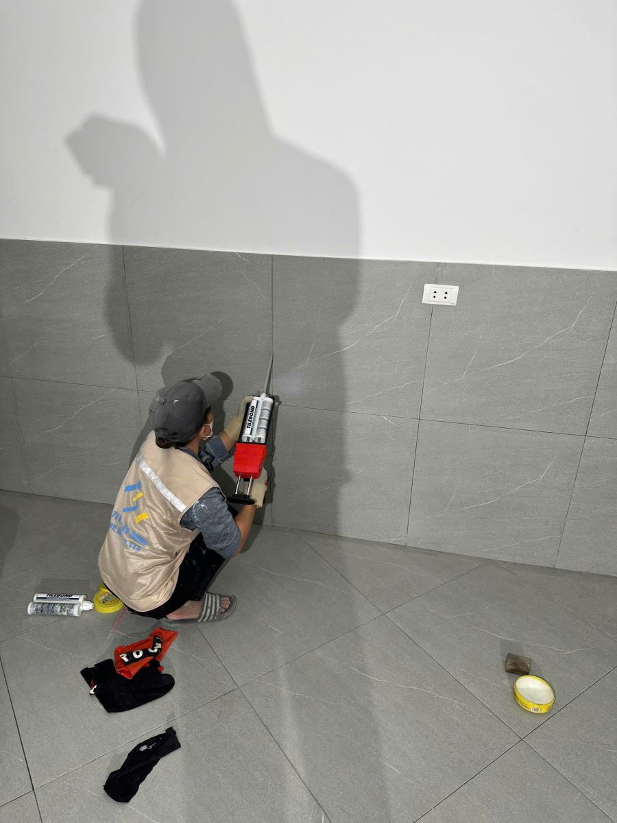 thi công keo chít mạch