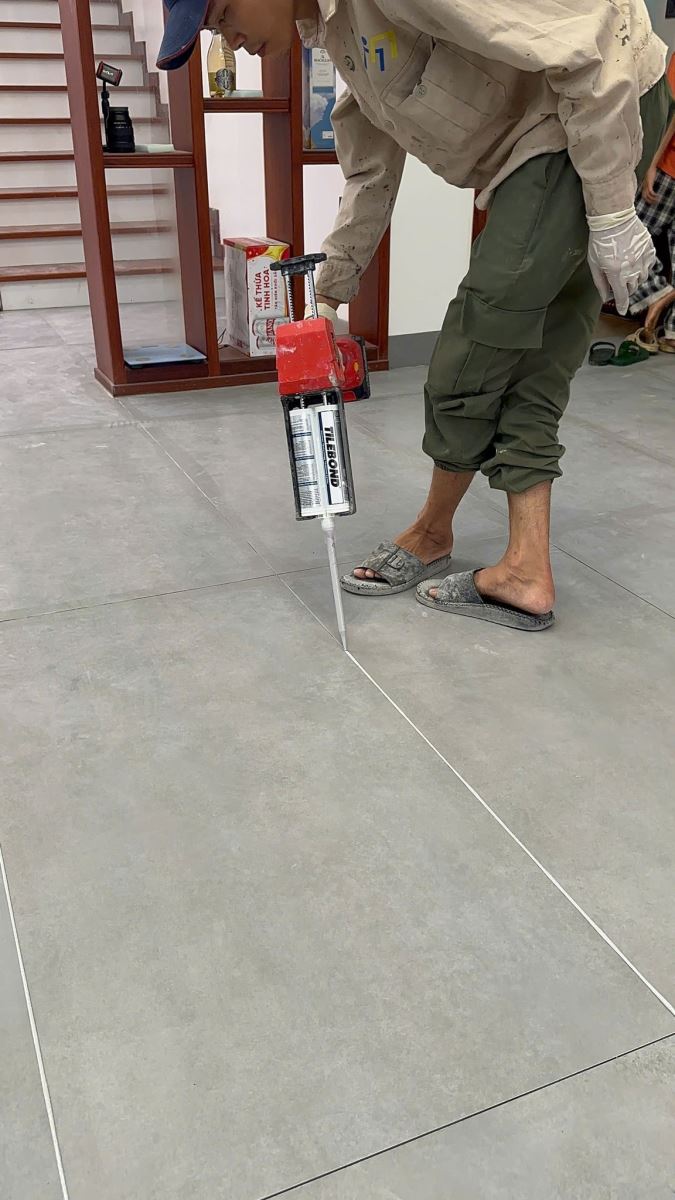 thi công keo chít mạch